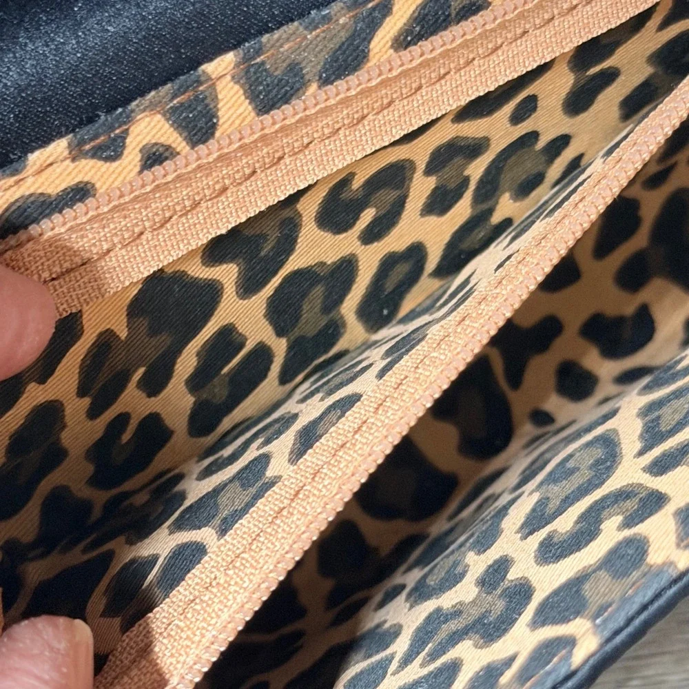 Hollywould for Target Clutch Bag Womens OS Black‎ Satin Bow Leopard Print Lining